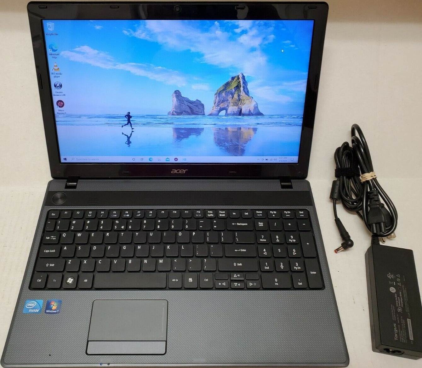 Acer Aspire 5349-2899 15.6" Laptop Intel Celeron 2GB 320GB Windows 7 image 0