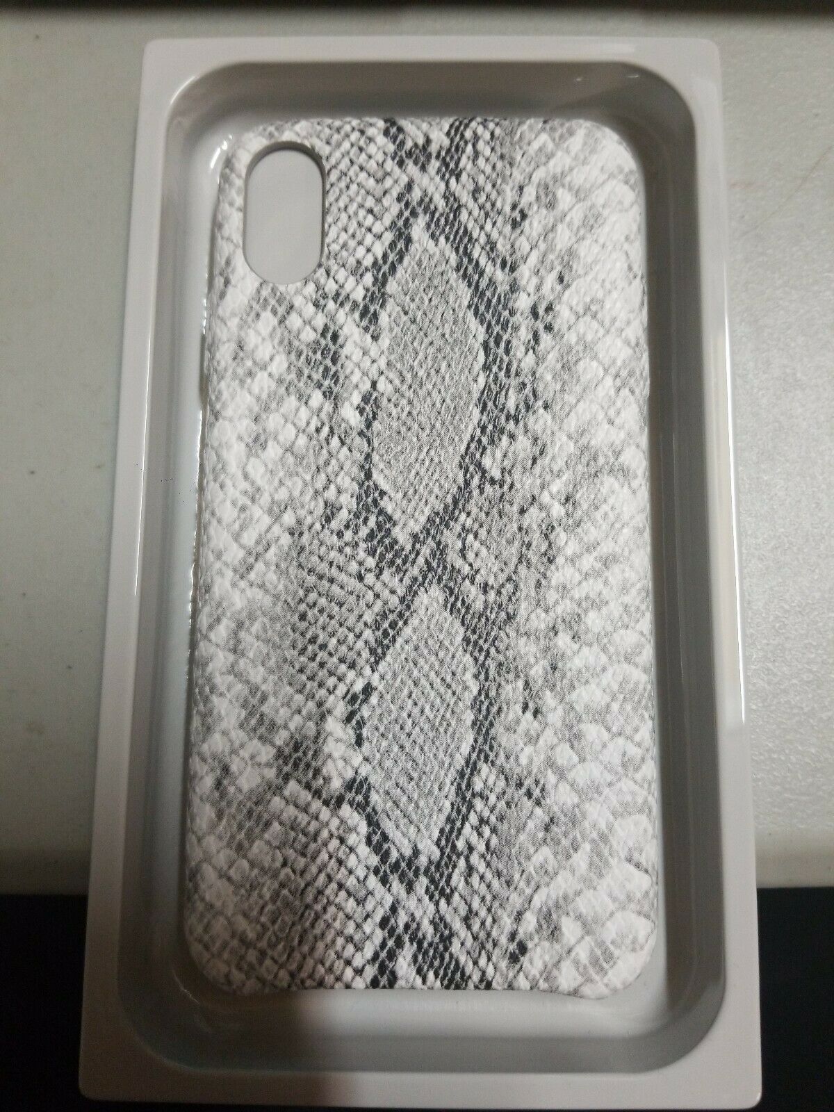 Heyday Apple iPhone X/XS Max Snakeskin Case - Black/White image 0