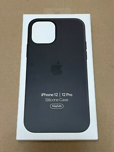 Apple iPhone 12 / 12 Pro Silicone Case with MagSafe - Black 